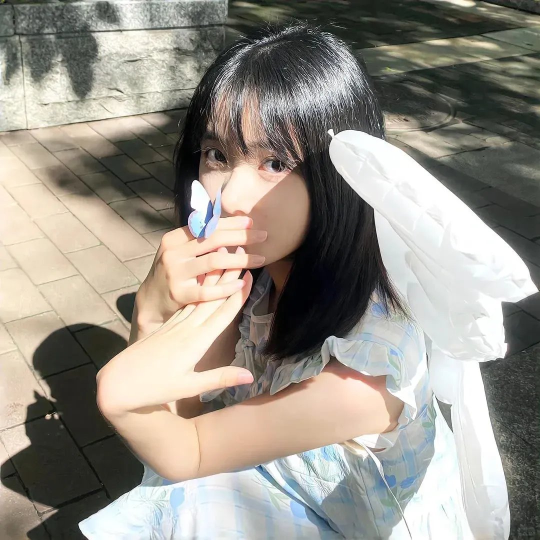 轻轻拂过